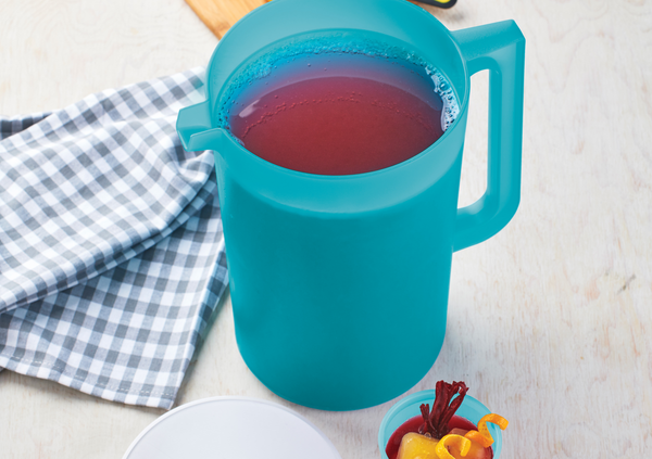 Agua de jamaica con naranja y anís